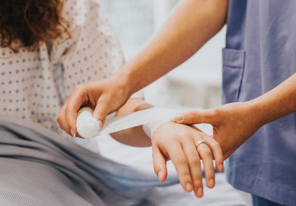adult-bandage-care-1498933-1-1024x715
